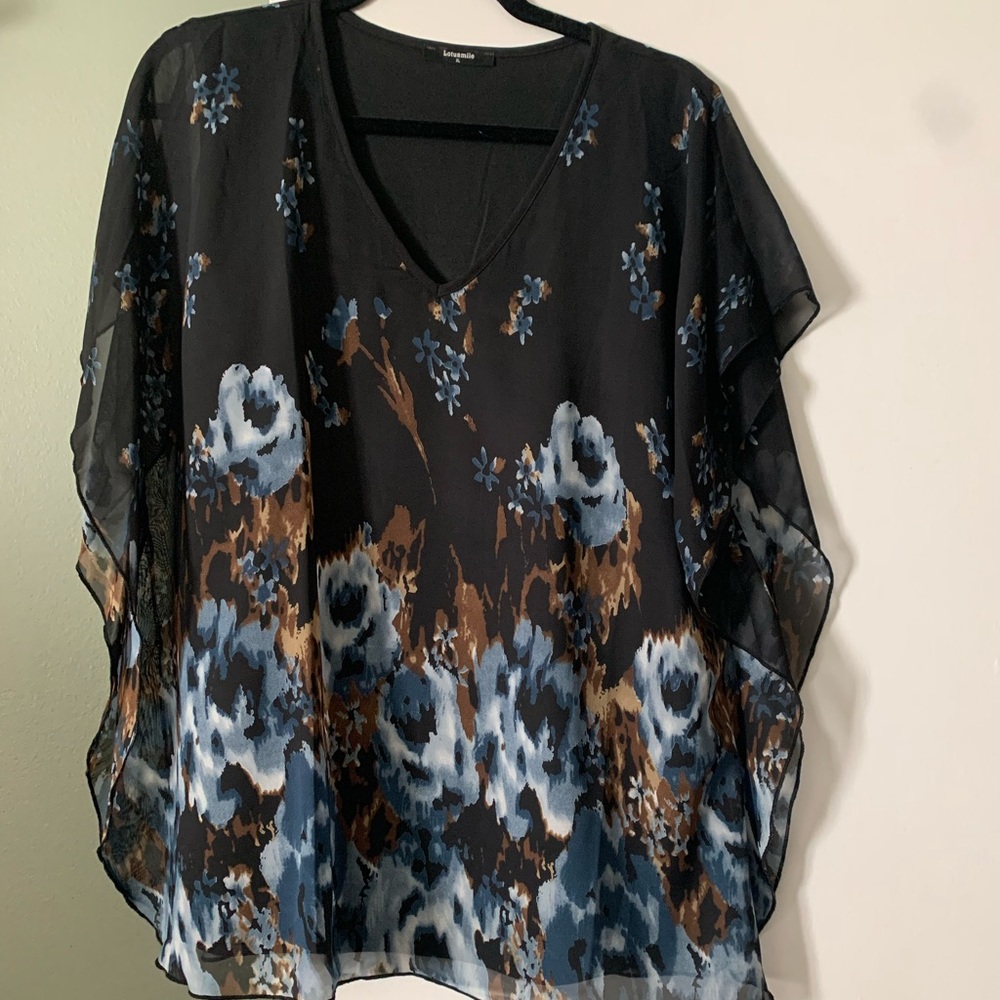 lotusmile top black brown and blue